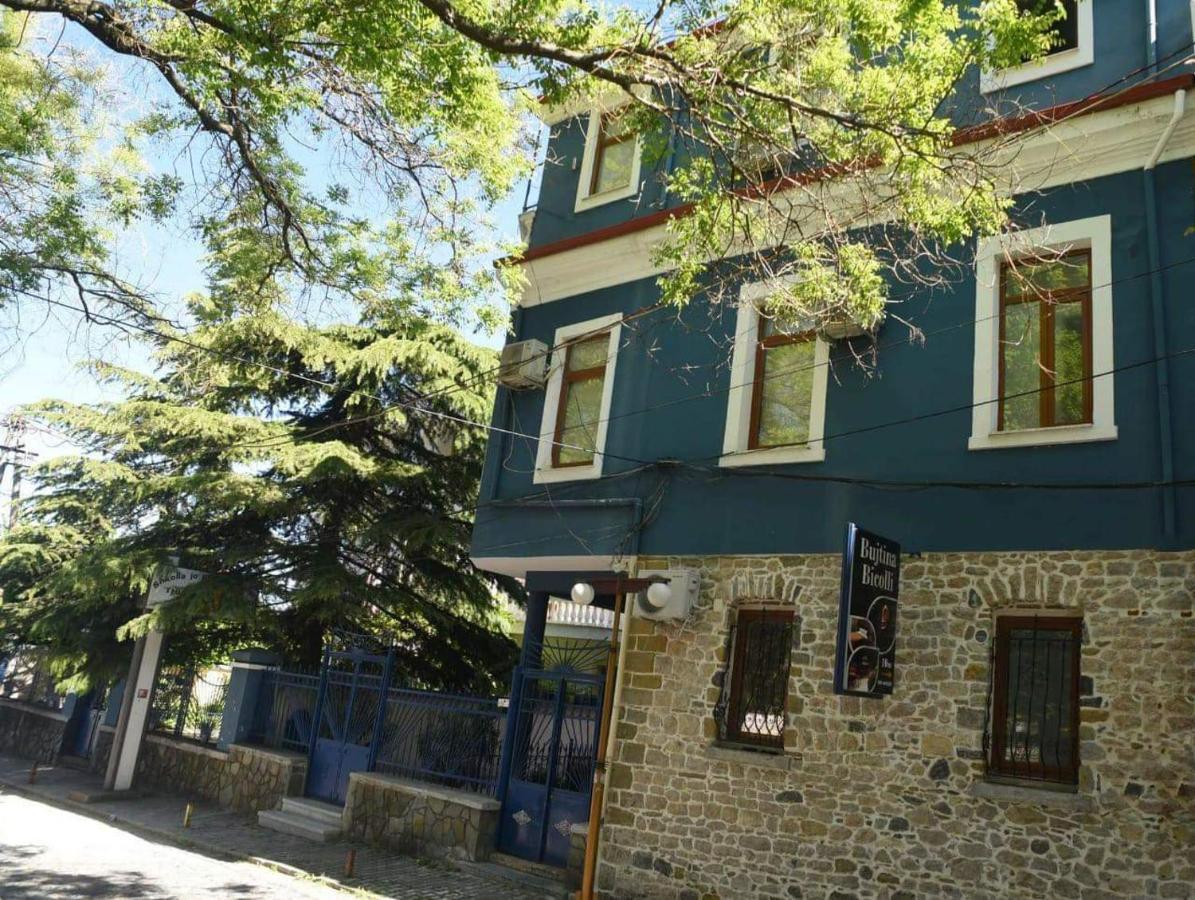 Hotel Bujtina Bicolli 코르처 외부 사진