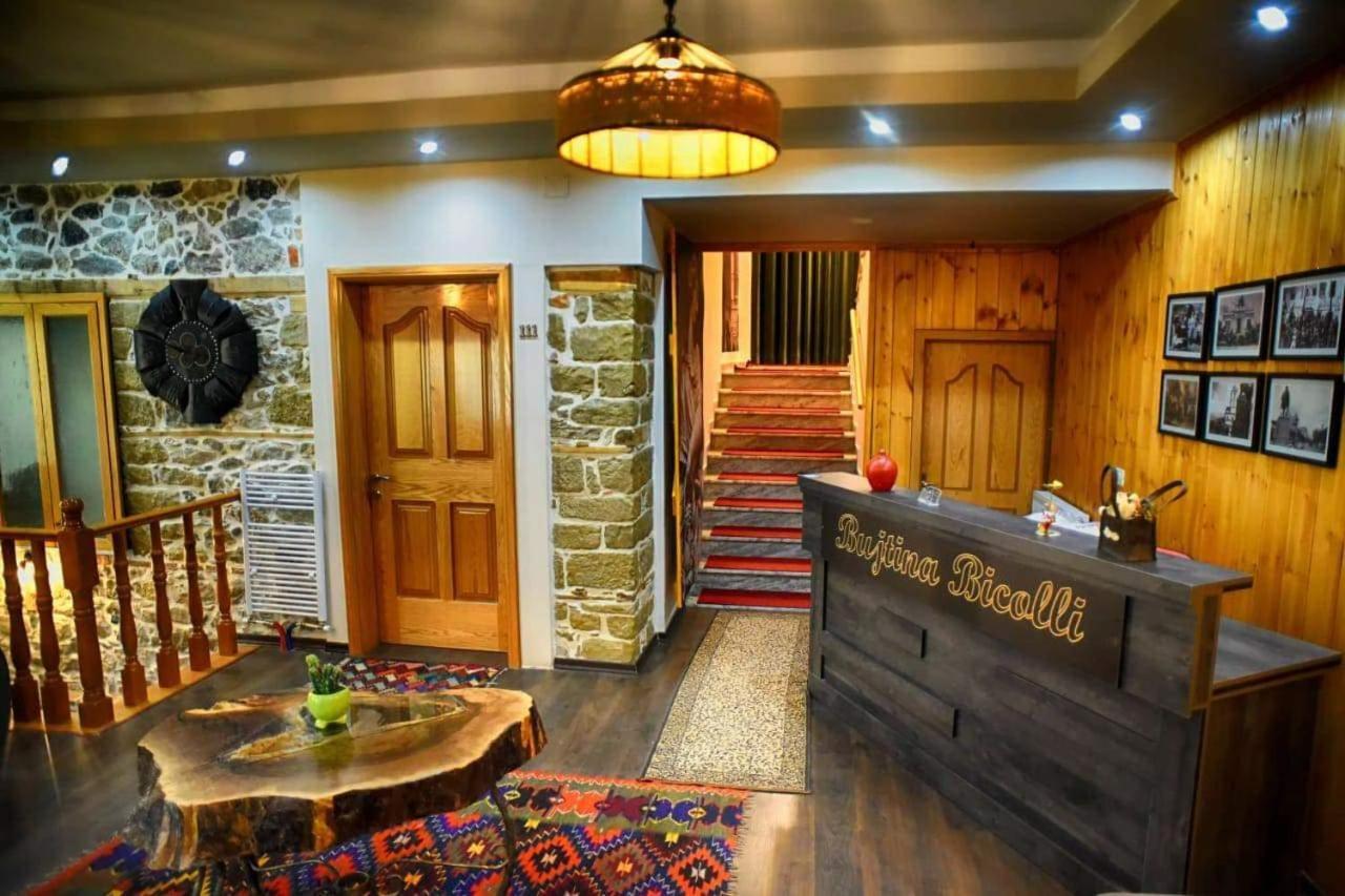 Hotel Bujtina Bicolli 코르처 외부 사진