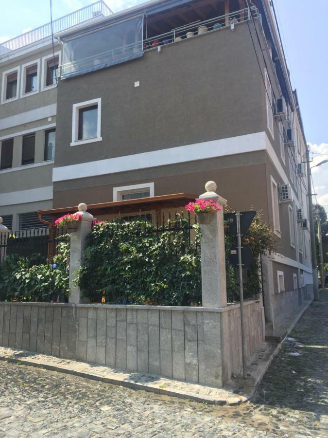 Hotel Bujtina Bicolli 코르처 외부 사진